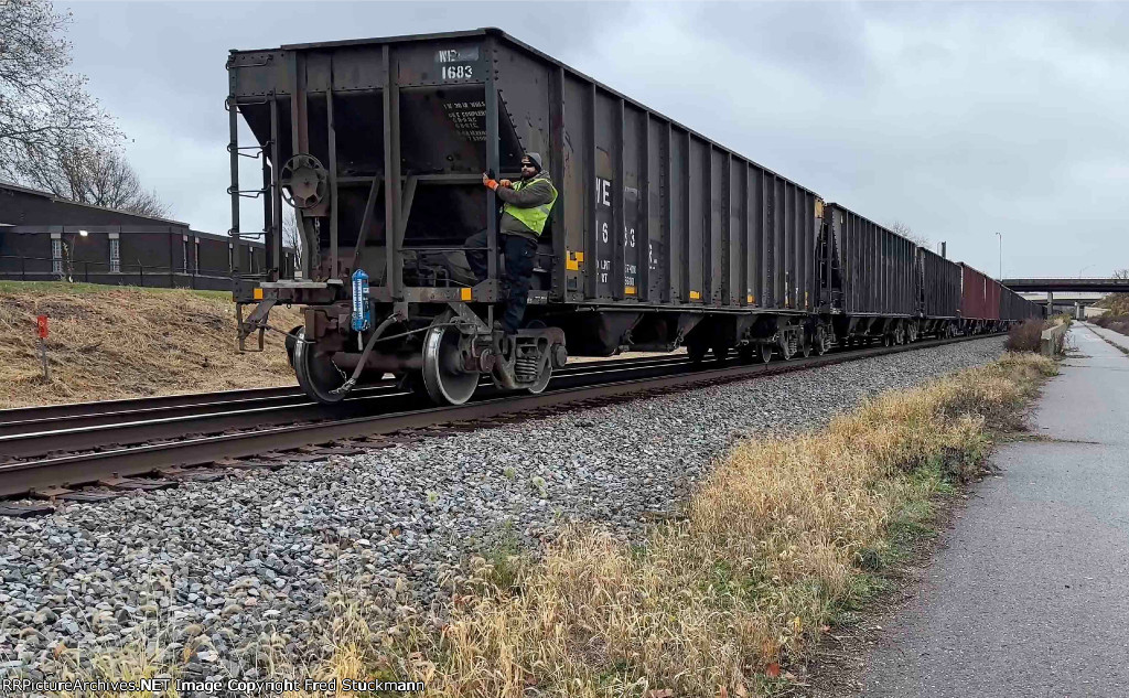 WE 1683 and the conductor lead the shove back toward the Wheeling.